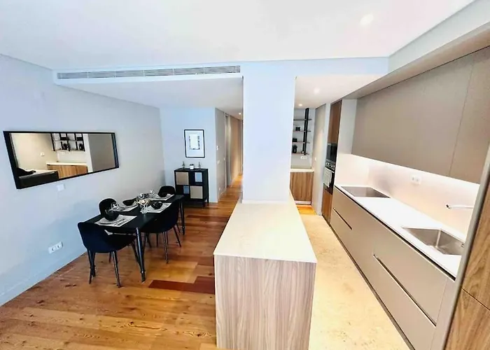 Marques De Pombal Flat A Great Locations Center
